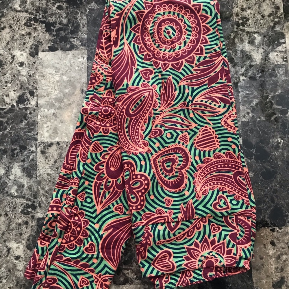 Lularoe One Size OS Green orange hearts